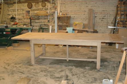table en chêne, avec rallonge et tiroir, 3m de long.
